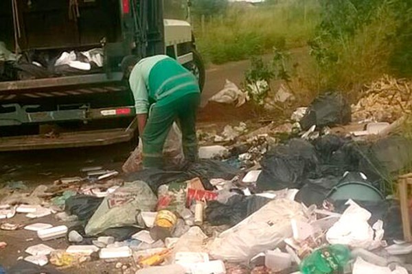 Após reclamação de leitores do Patos Hoje, Prefeitura recolhe lixo próximo à avenida Marabá