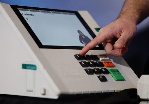 Assinatura digital e lacração impedem alteração em sistemas eleitorais