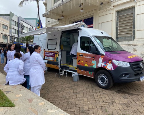Vacimóvel está no Centro de Patos de Minas neste sábado com vacina contra gripe e outros imunizantes