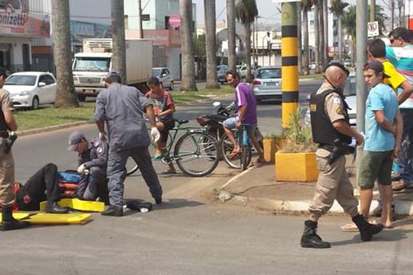 Motociclista fica ferido em batida com carro em mais um acidente em Patos de Minas