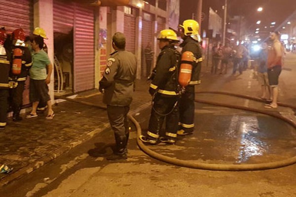 Princípio de incêndio na Eletrosom mobiliza bombeiros e desaloja moradores, inclusive o prefeito