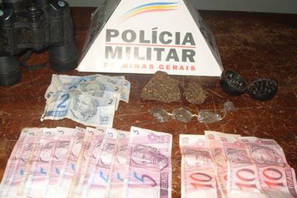 PM de Carmo do Paranaíba recupera veículo furtado e prende jovem por tráfico de drogas