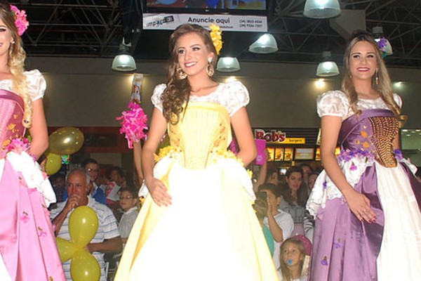Candidatas a Rainha Nacional do Milho 2016 se apresentam no Pátio Central Shopping