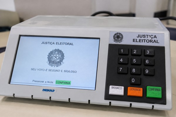 Com apoio de Falcão, eleição para deputado federal se acirra em Patos de Minas