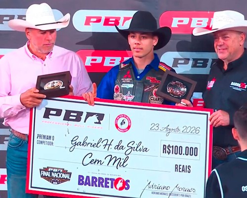 Peão de Lagoa Formosa de apenas 19 anos faz história ao vencer o Rodeio PBR de Barretos