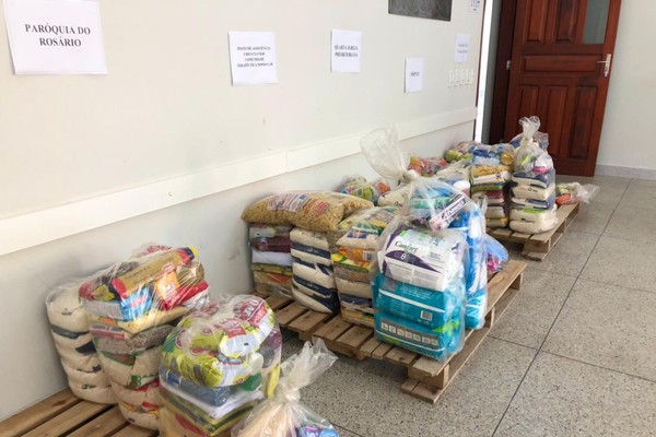 UNIPAM entrega donativos arrecadados por alunos na campanha Cidade Solidária