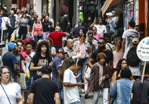 Salários diminuem pobreza em 22 regiões metropolitanas