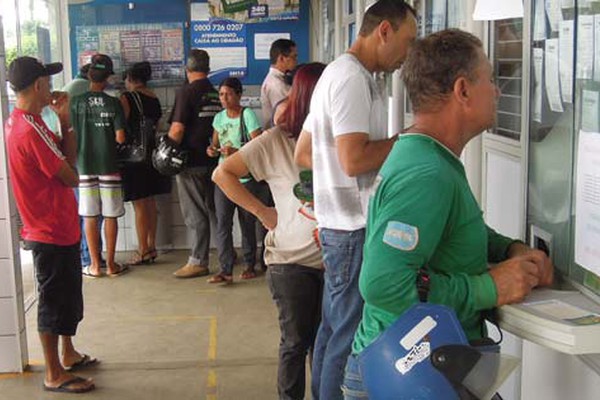 Com prêmio de R$ 240 milhões, Mega Sena da Virada leva patenses às agências lotéricas