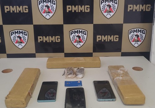 Três pessoas são presas por tráfico de drogas após trocar tiros com a Polícia Militar, em Patrocínio