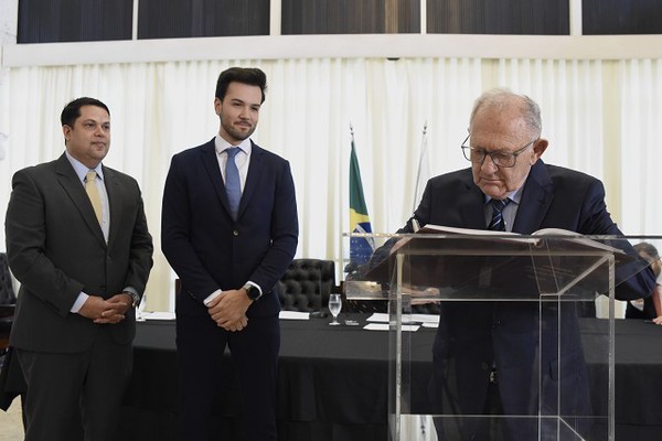 Dr. Hely é empossado como deputado estadual e Patos de Minas passa a contar com mais um parlamentar