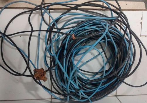 Homem é preso com cerca de 60 metros de fios elétricos e alicate em Patos de Minas
