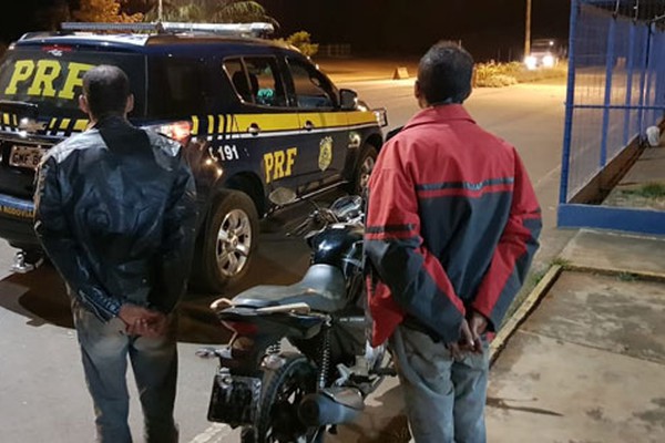 Polícia Rodoviária Federal prende foragido da Justiça que trafegava em motocicleta roubada