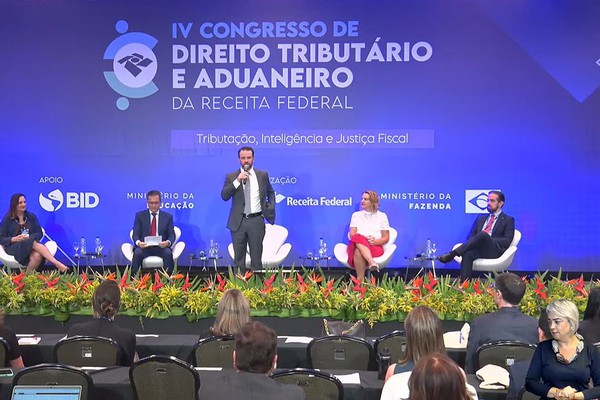 Durigan defende Receita como plataforma de inteligência do Estado