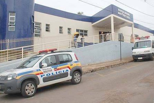 Homem morre no Hospital Regional após ser baleado no centro de Presidente Olegário