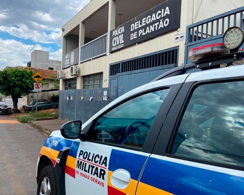 Homem entra em creche embriagado, obriga diretora a garantir vaga para filha de 10 anos e acaba detido