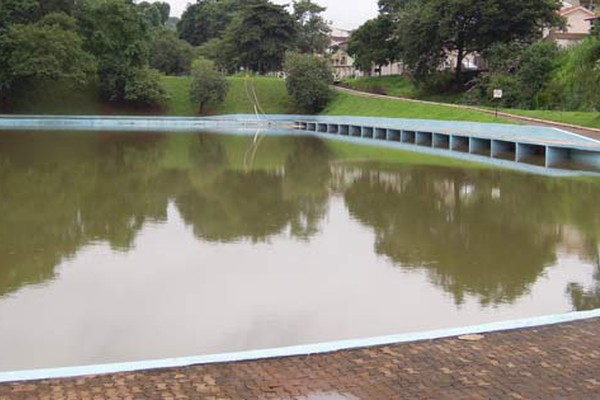 Represa do Parque do Mocambo volta receber água e terá pedalinhos para os visitantes
