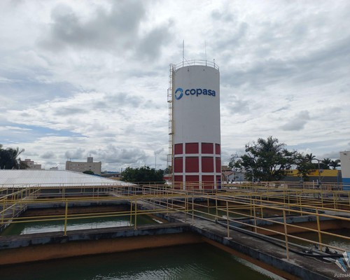 Vazamento em rede da Copasa afeta abastecimento em mais de 20 bairros de Patos de Minas
