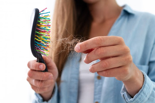 7 dicas para cuidar do cabelo e potencializar o tratamento antiqueda