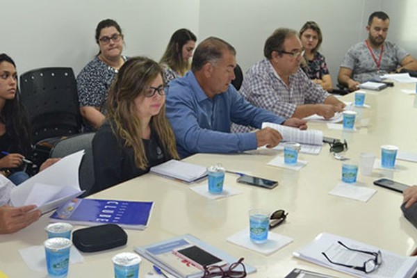 Vereadores analisam Projeto que vai permitir a instalação de indústria em Santana de Patos