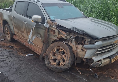 Motorista de 65 anos fica ferido e precisa ser retirado das ferragens após batida na MGC354