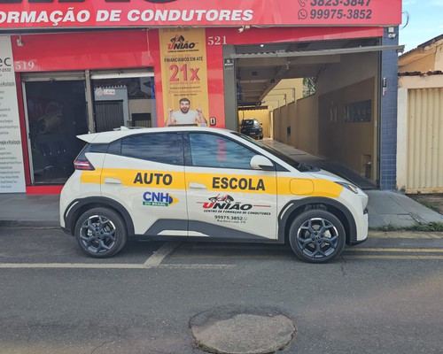 Autoescola União oferece aulas em carro automático e facilita a vida de quem quer tirar a CNH