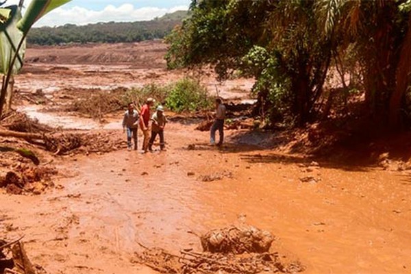 Barragem da Vale se rompe em Brumadinho; cerca de 200 estão desaparecidos