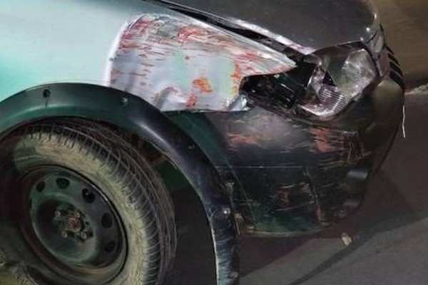 Motorista é preso após bater em poste na avenida Fátima Porto, em Patos de Minas