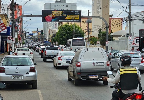 CRLV de 2024 passa a ser exigido para as placas de finais 4,5 e 6 a partir da próxima semana