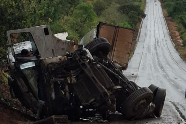 Tarde de acidentes na BR-365: equipes de resgate de Patos de Minas tiveram que socorrer as vítimas