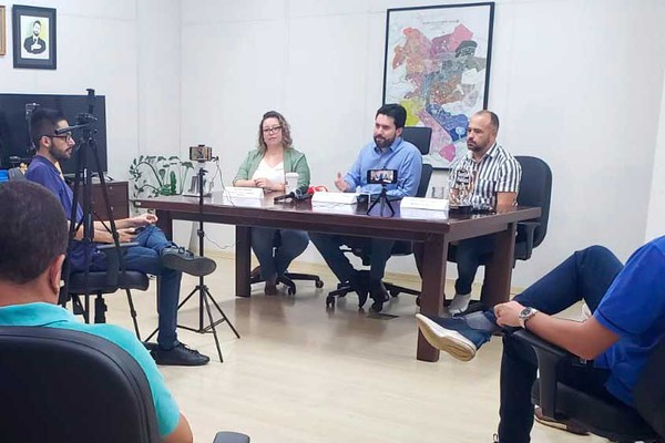 Prefeito Falcão anuncia novos secretários para a educação e trânsito
