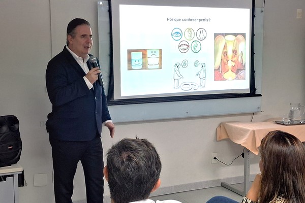 Senac Patos de Minas realiza palestra sobre neurociência aplicada aos negócios