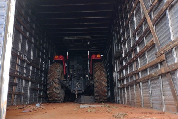 PM prende 4 acusados de roubar trator e pick up e ainda obrigar vítima a fazer pix de R$10 mil