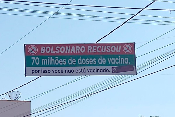 Faixas são espalhadas contra Bolsonaro em Lagoa Formosa e geram polêmica