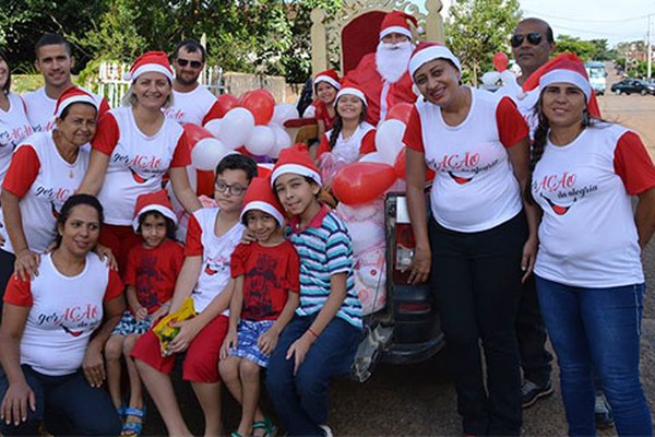 Grupo de amigos pede apoio da população para fazer a alegria de crianças carentes no Natal
