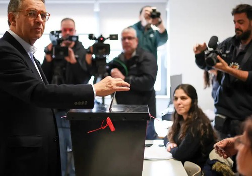Socialista Antônio Seguro é eleito presidente de Portugal