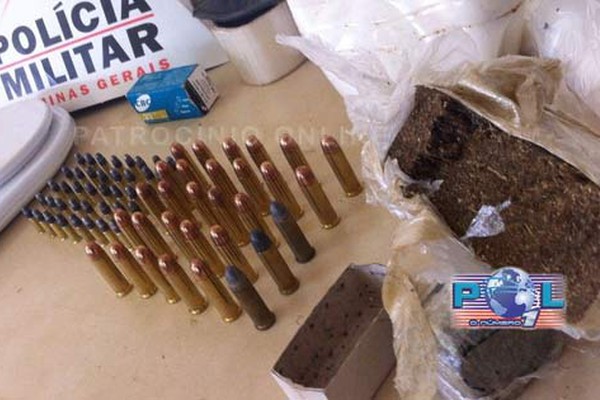 Militares localizam grande quantidade de drogas, munições e material do tráfico enterrados no Bairro Dona Diva