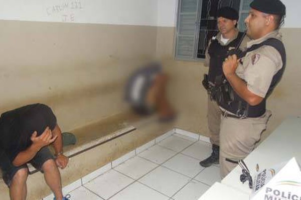 PM flagra homem com arma na cintura no bairro Coração Eucarístico
