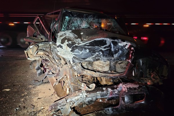 Mulher morre e casal fica ferido em batida frontal na MGC 354, próximo ao distrito de Sertãozinho