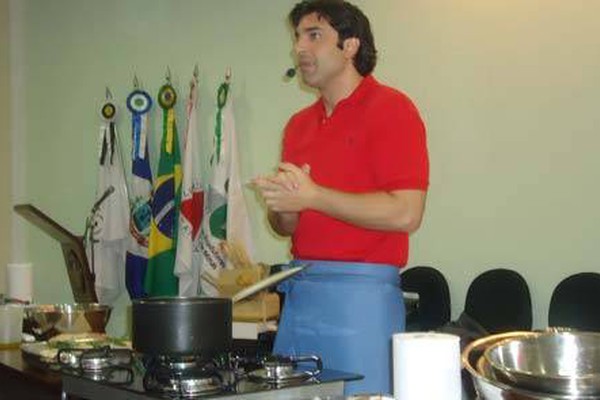 Agrofena proporciona encontro de donas de casa com cheff Edu Guedes