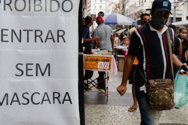 Brasil registra 1,6 mil casos confirmados de covid-19 em 24 horas