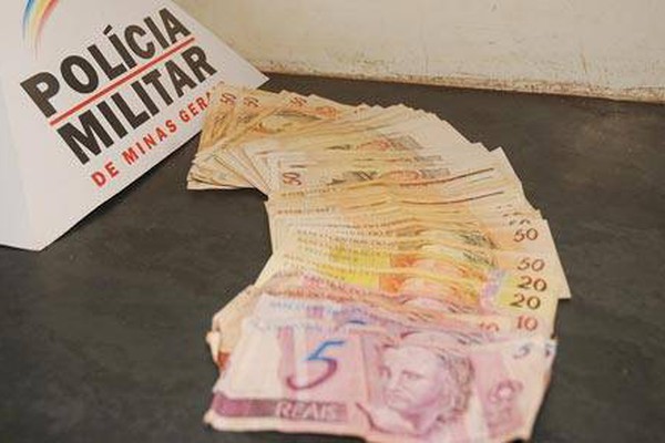 Caroneiro leva mais de R$3 mil de caminhoneiro e autor é preso gastando o dinheiro