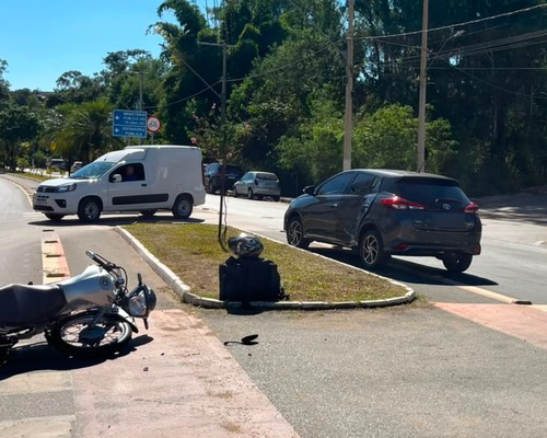 Moto fica destruída e entregador sai praticamente ileso após mais um acidente em Patos de Minas