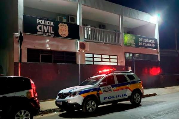 Mulher nega reconciliação e homem a golpeia na cabeça com o celular em Patos de Minas