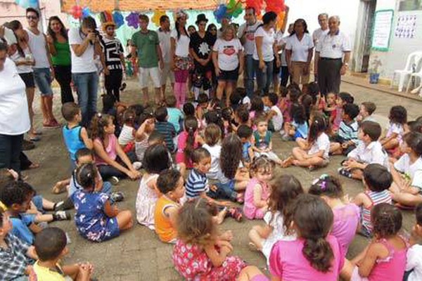 Lions Centro comemora dia das crianças com alunos do Centro Infantil Pinóquio
