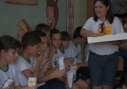 Memorial Vita promove tarde festiva e leva alegria e diversão para crianças do Amparo Maternal