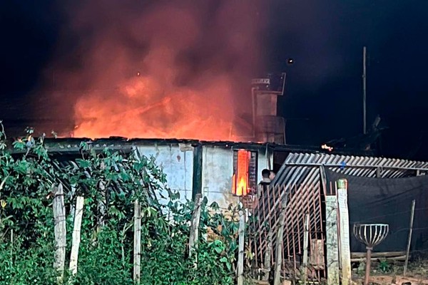 Morador é resgatado e outro morre em incêndio em residência na comunidade de São Brás
