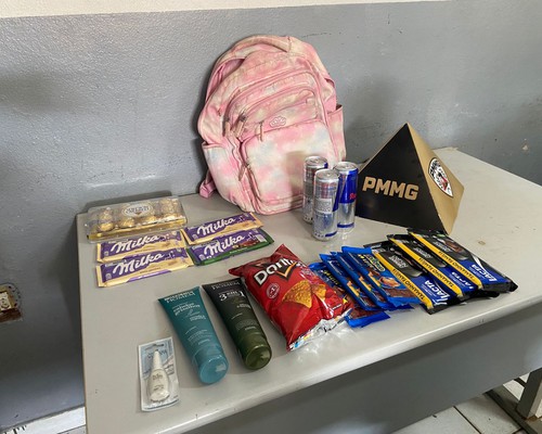 Casal é preso após furtar R$500,00 em produtos de supermercado em Patos de Minas