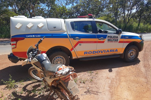 Homem compra moto adulterada em loja de Patos de Minas e acaba preso na MGC-354 em Lagamar