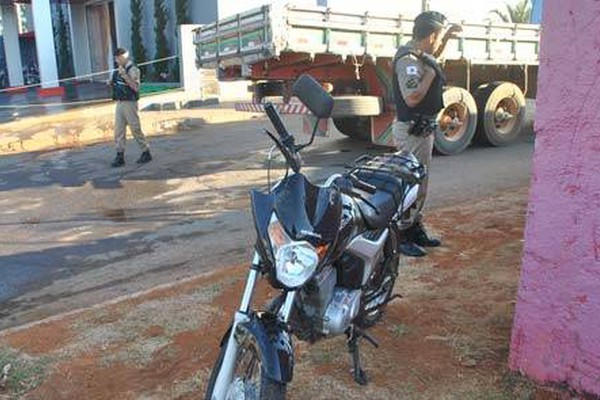 Caminhão arrasta motociclista em mais um acidente grave na avenida JK