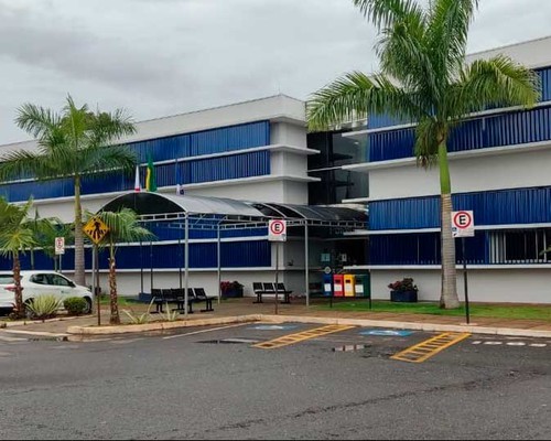 Prefeitura abre processo seletivo para profissionais de várias áreas; salários chegam a R$ 15 mil